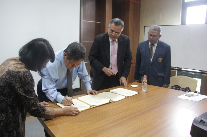 1061025-2MoU signing by Vice Rector II of UB, Dr. Sihabudin